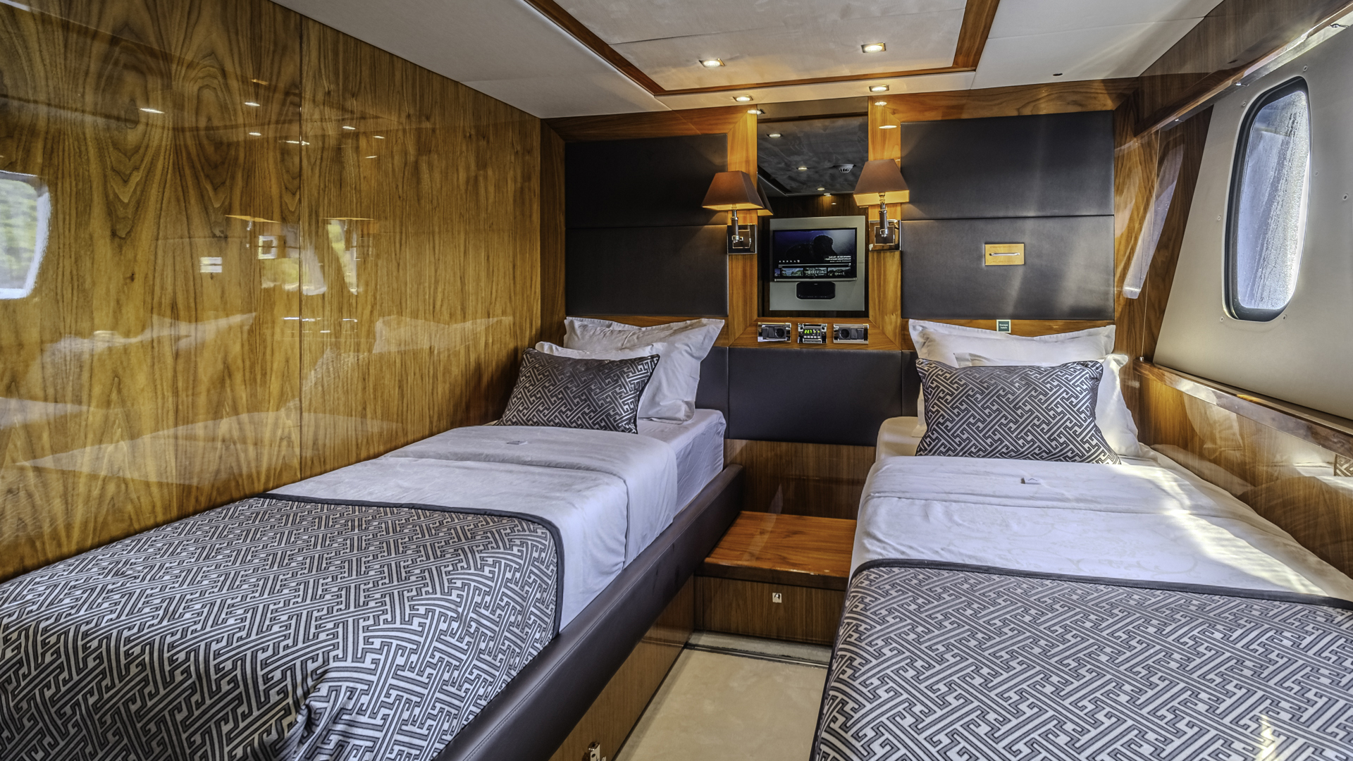 Sunseeker Yacht 34M — photo 10