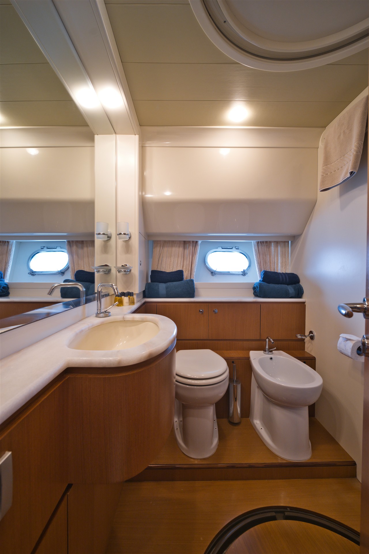 Ferretti 681 — photo 2