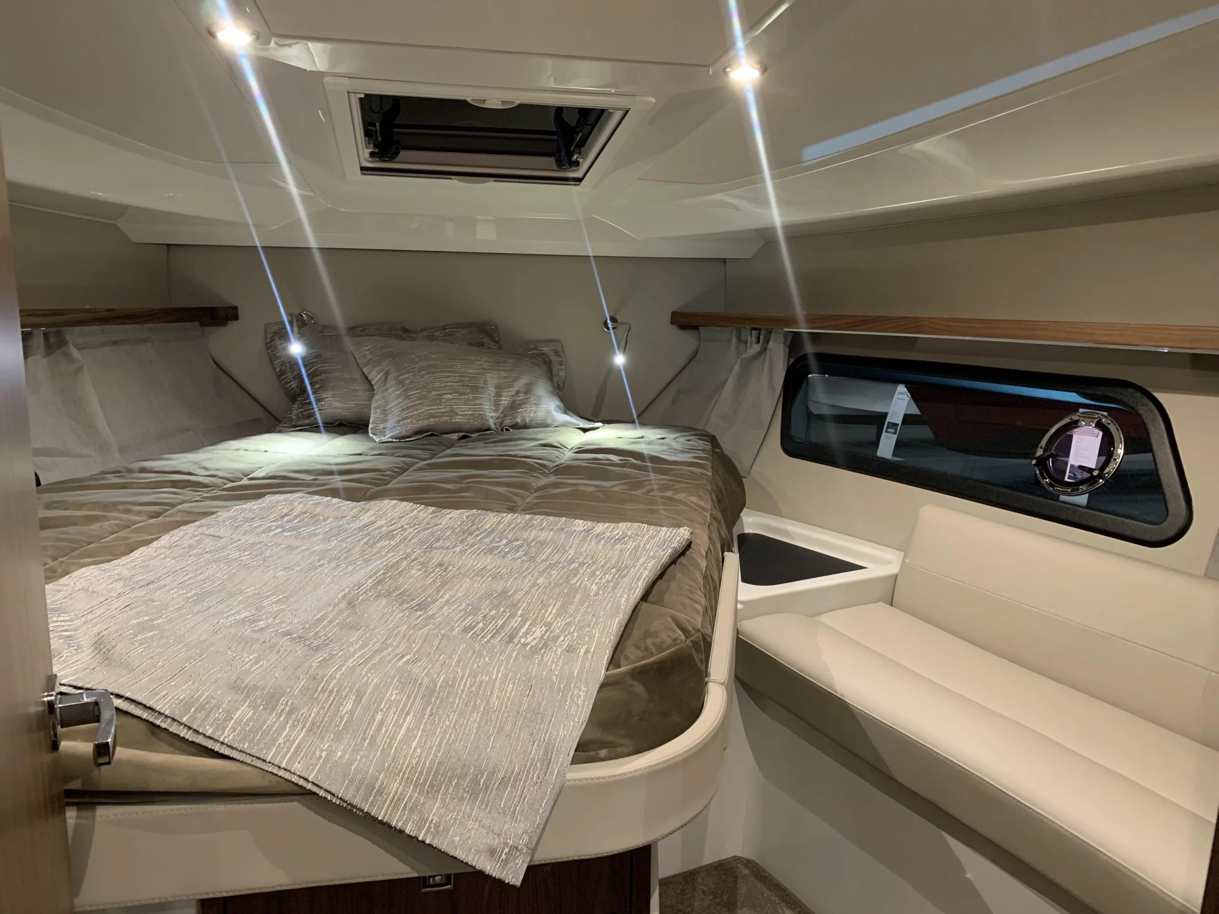 Grandezza 34 OC (OHANA) forward cabin - 25