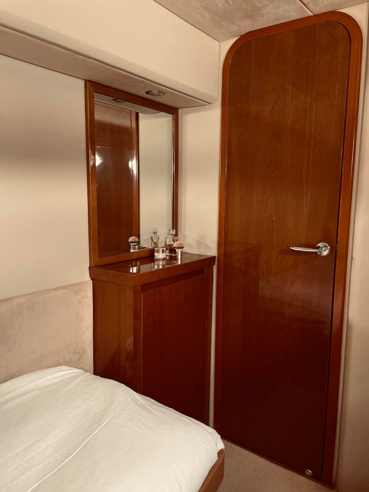 Princess V53 — photo 9