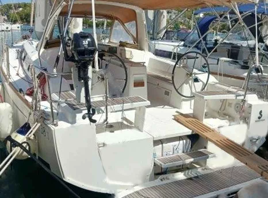 Oceanis 38.1 (JANNET New Sails 2025)  - 9