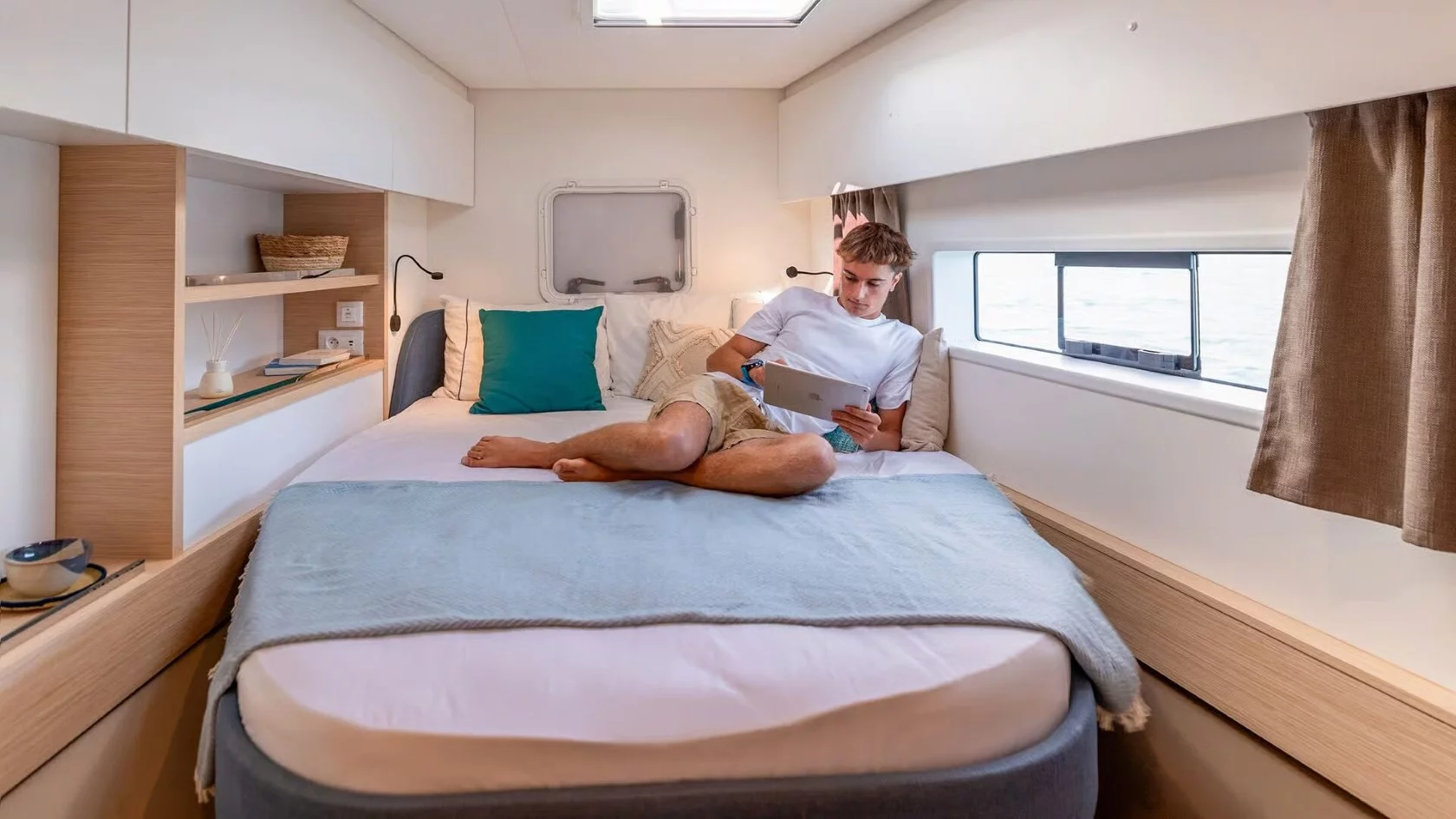 Fountaine Pajot New 44 (NN)  - 43