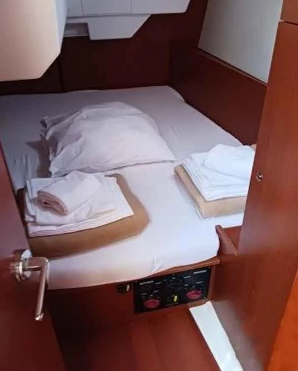 Oceanis 38.1 (JANNET New Sails 2025)  - 3