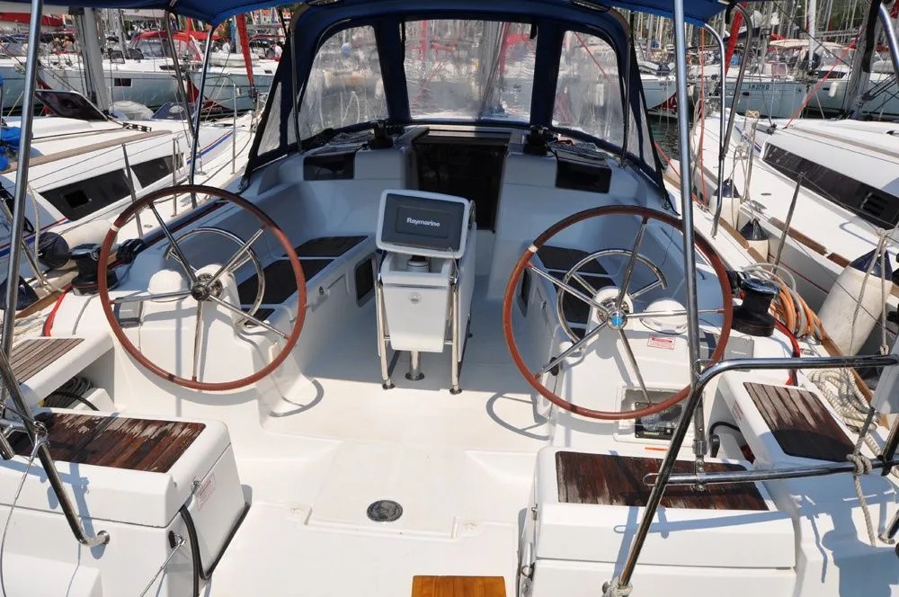 Sun Odyssey 409 — photo 8
