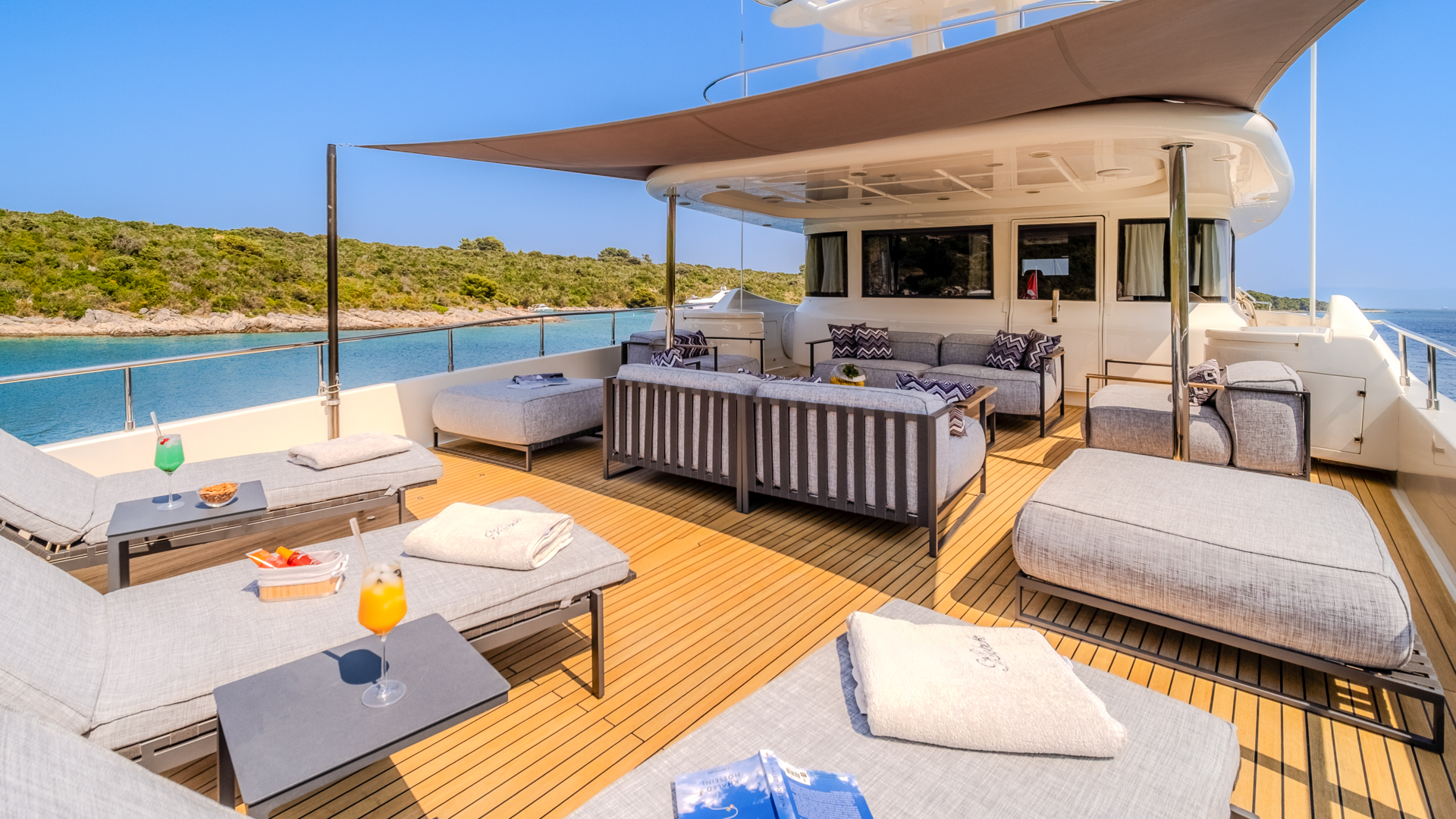 Motoryacht — photo 7