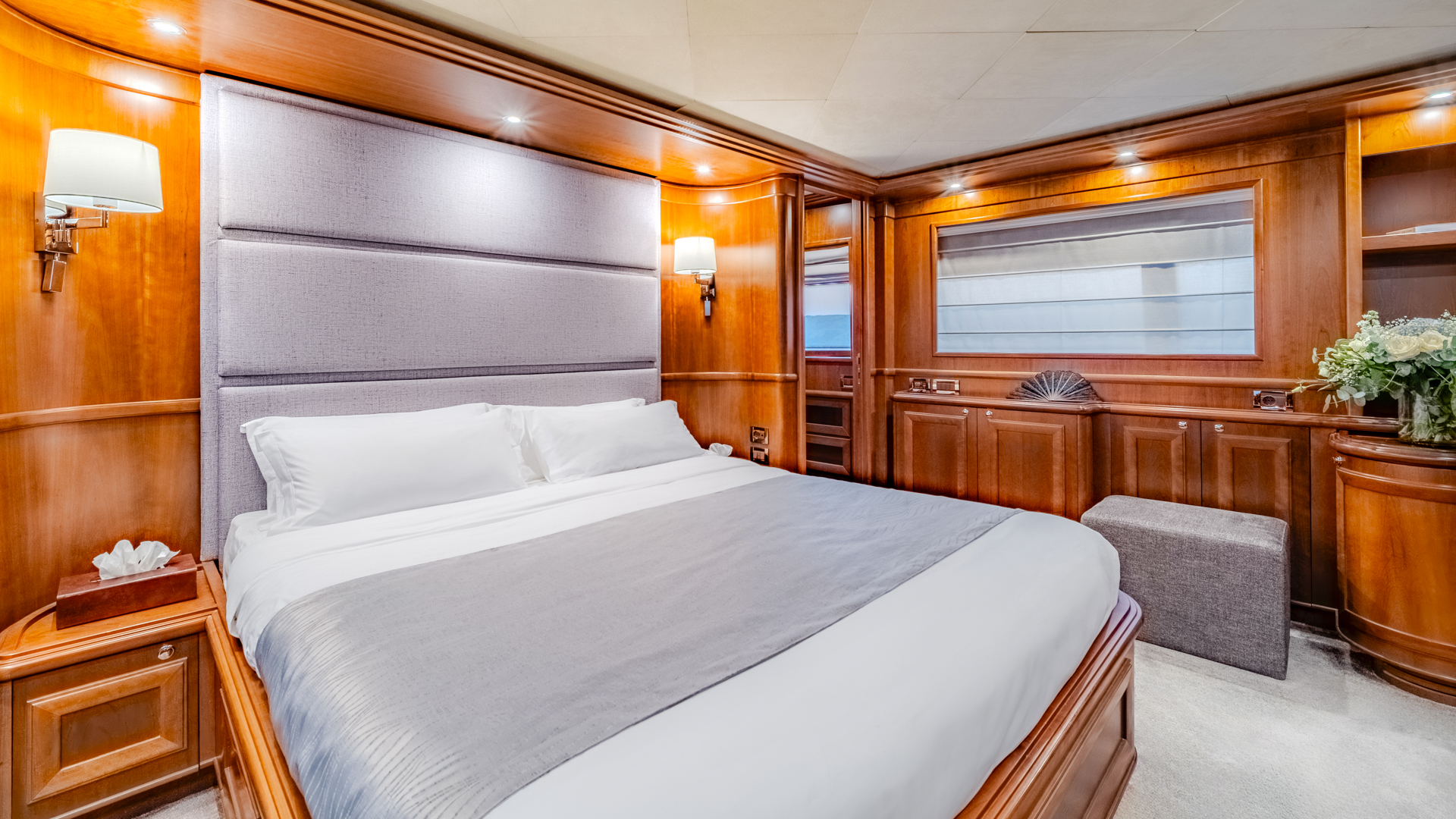 Motoryacht — photo 37