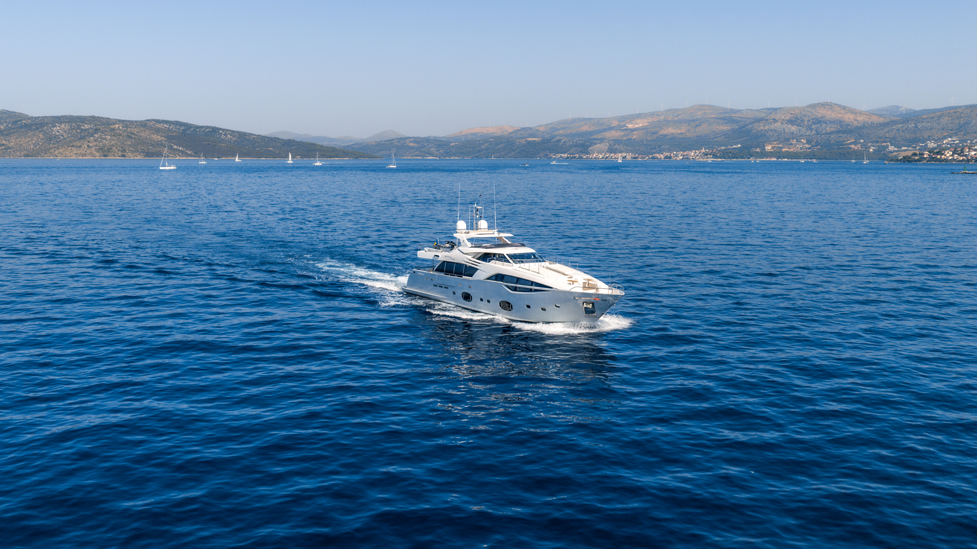 Motoryacht P — photo 11