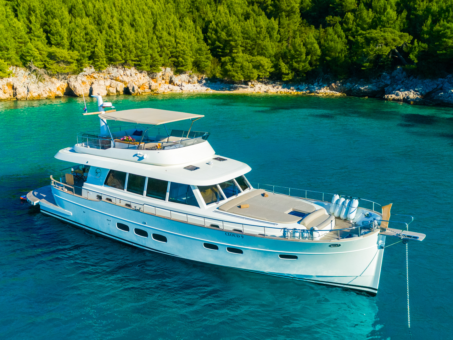 Motoryacht C9 — photo 1