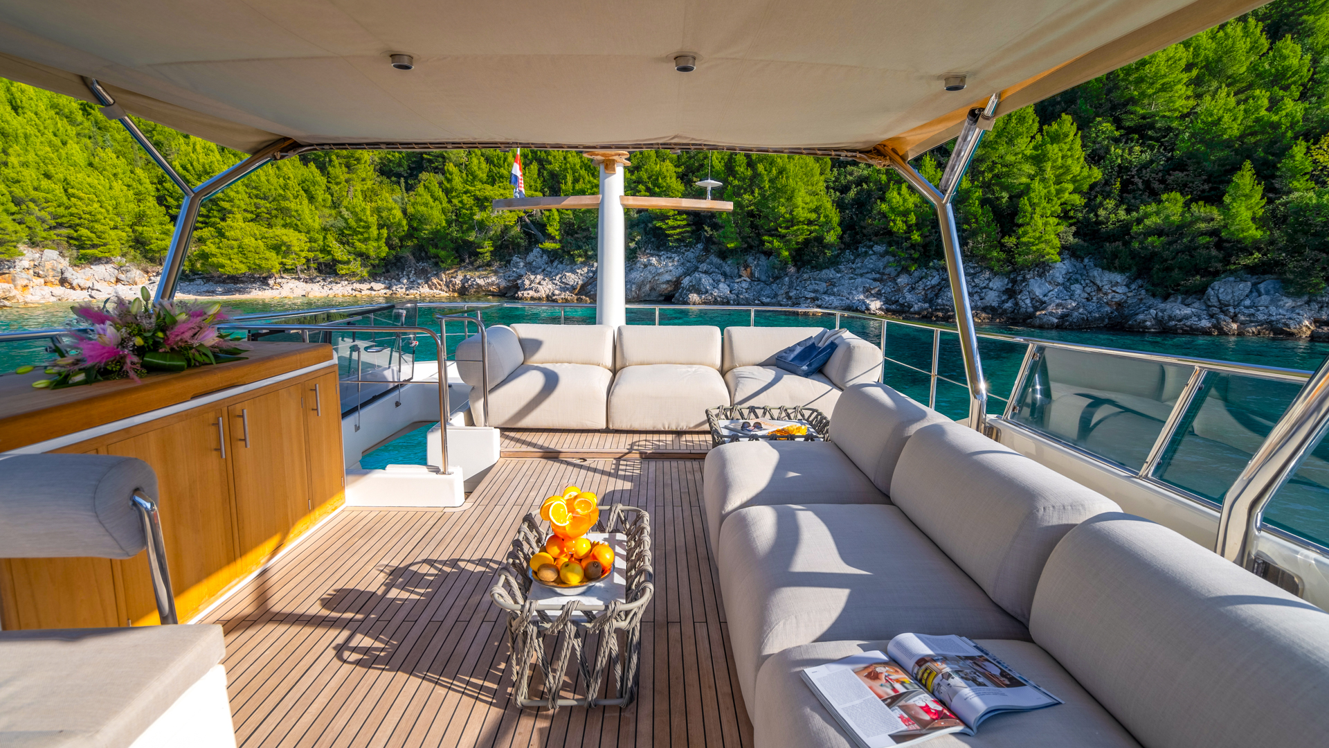Motoryacht C9 — photo 25