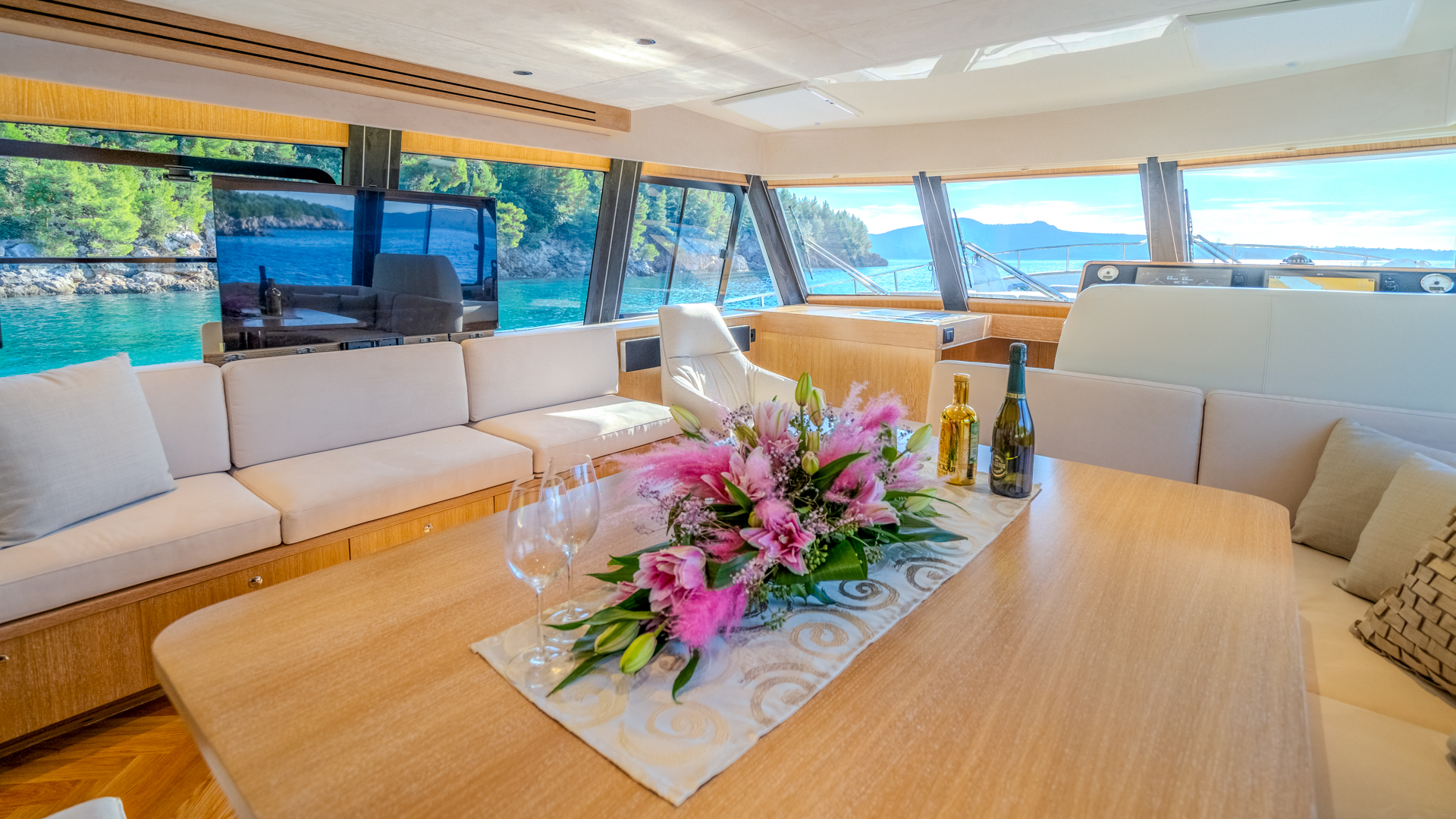 Motoryacht C9 — photo 11