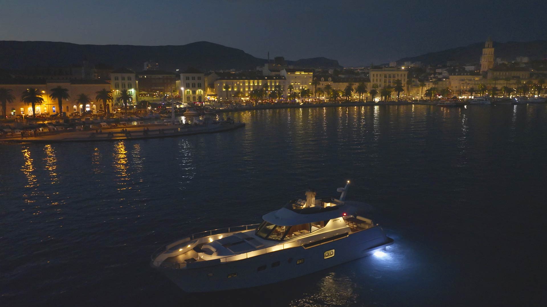 Monachus 70 Fly — photo 21