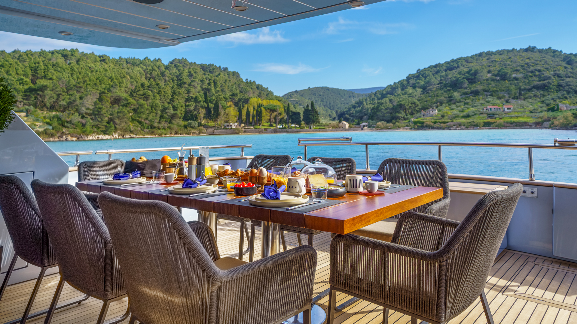 Motoryacht P — photo 18