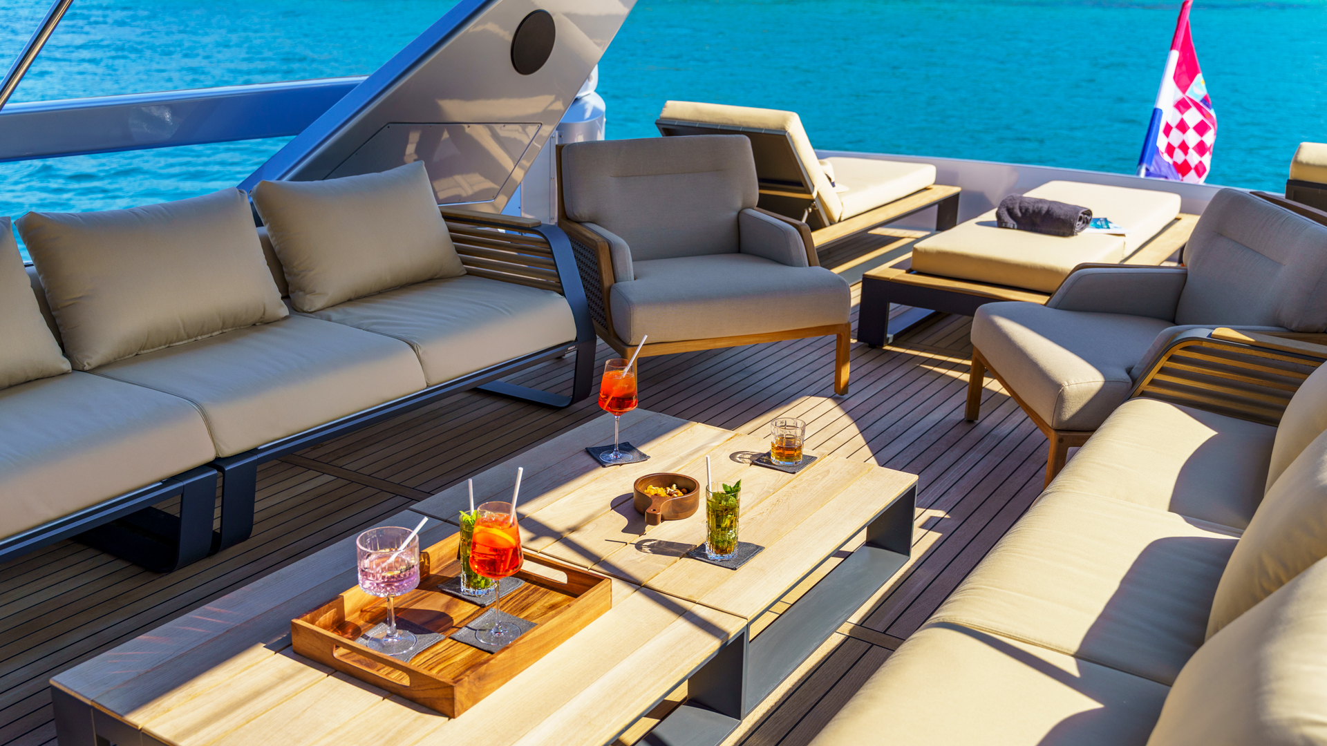 Motoryacht P — photo 31