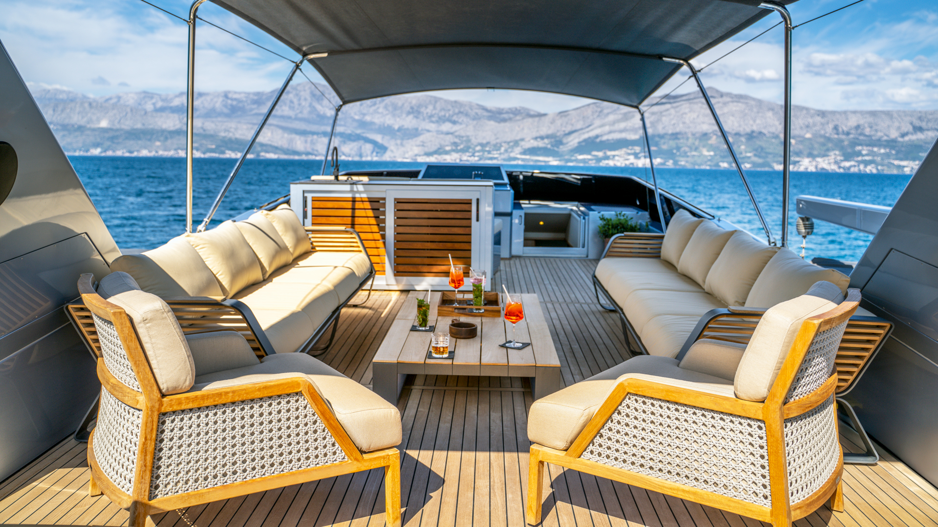 Motoryacht P — photo 32