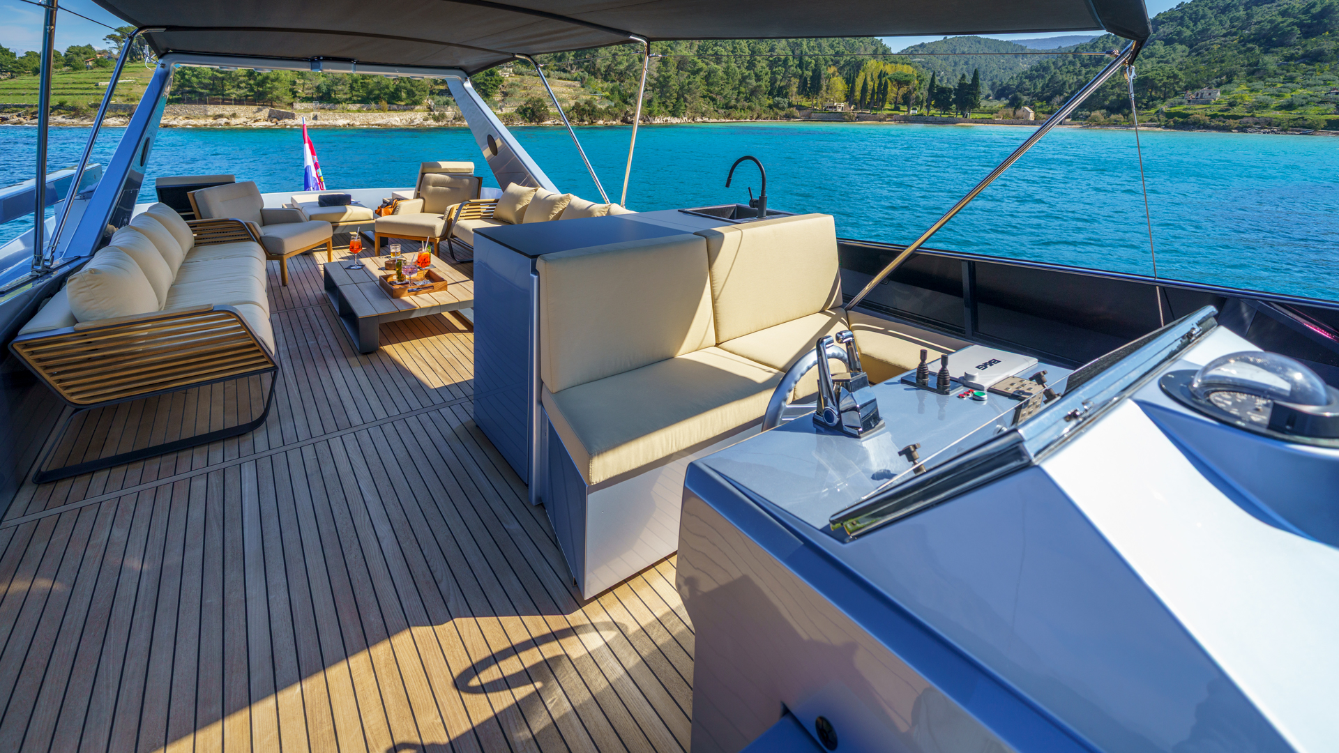 Motoryacht P — photo 33