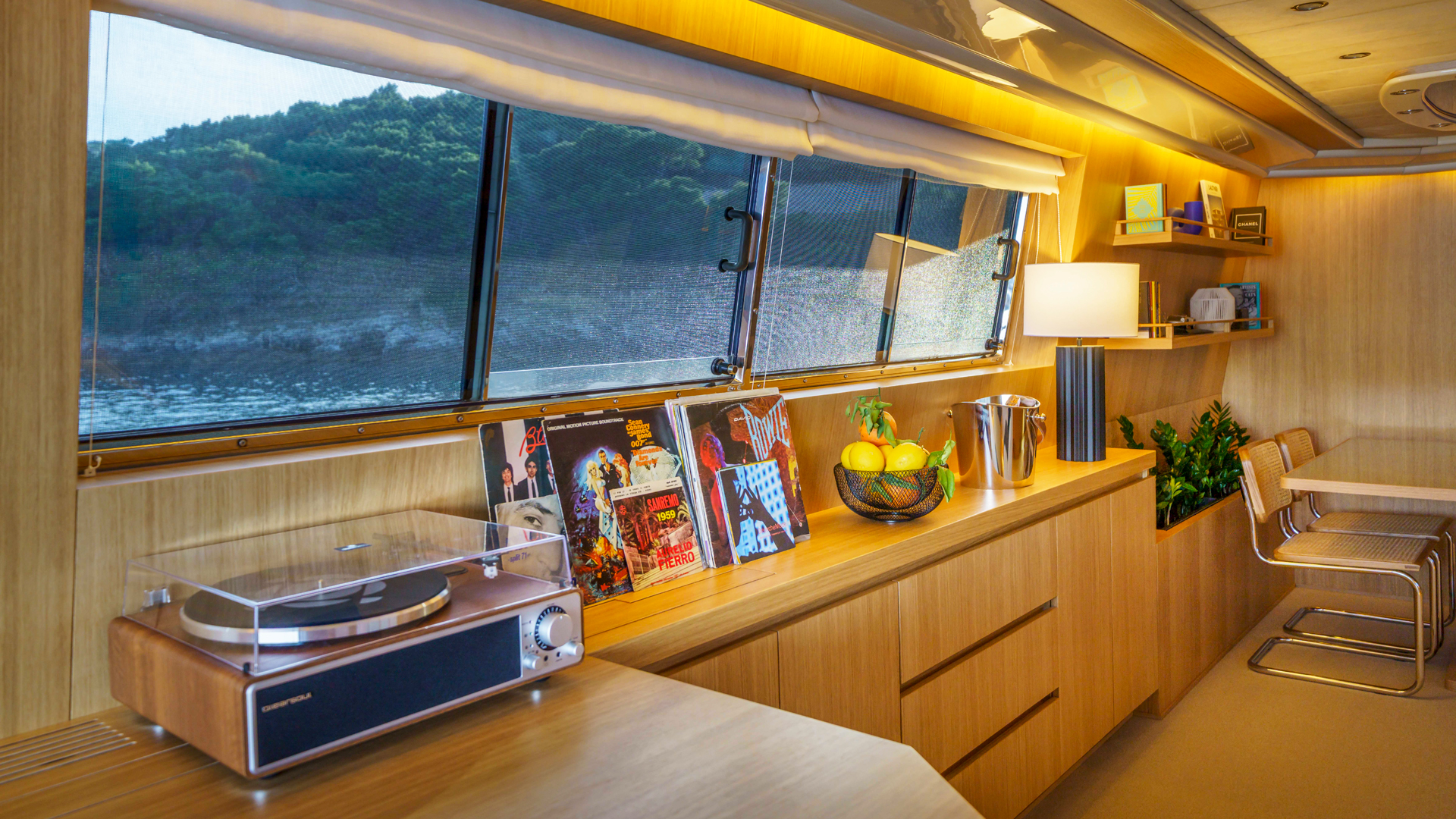 Motoryacht P — photo 25