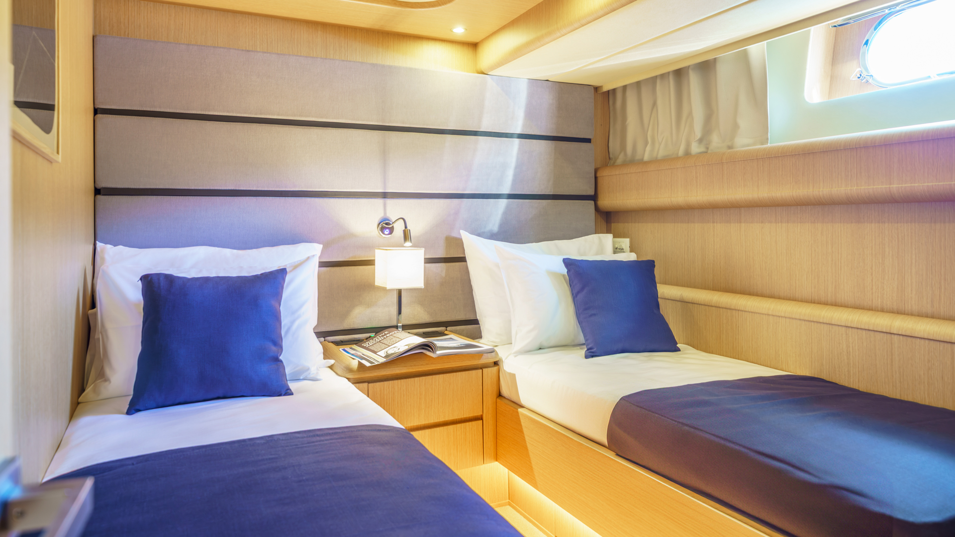 Motoryacht P — photo 20