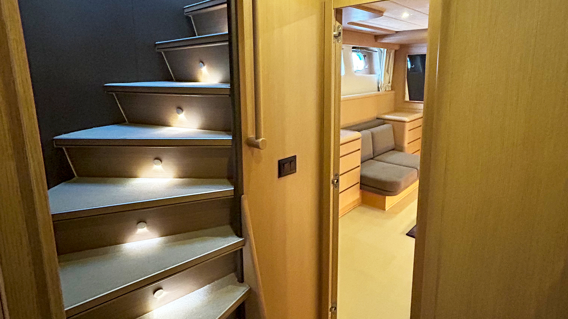 Motoryacht P — photo 30