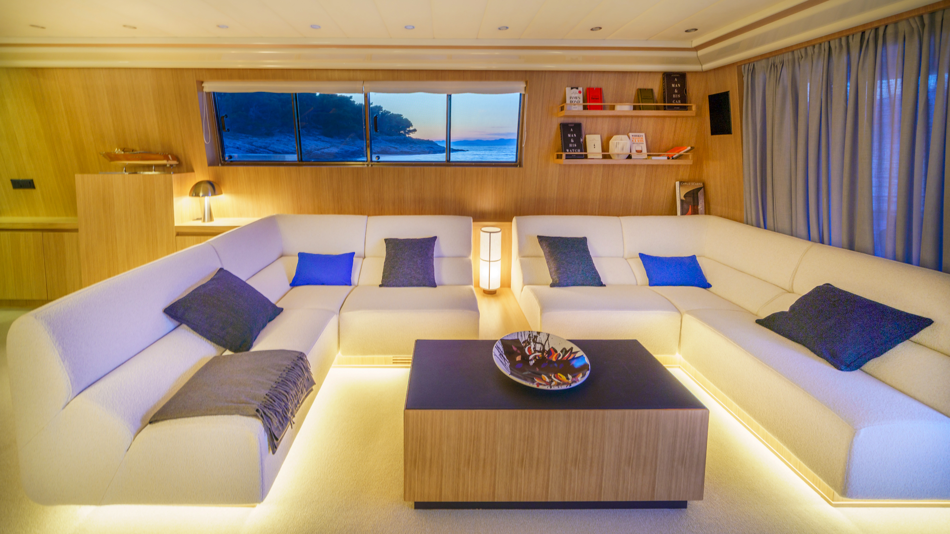 Motoryacht P — photo 34