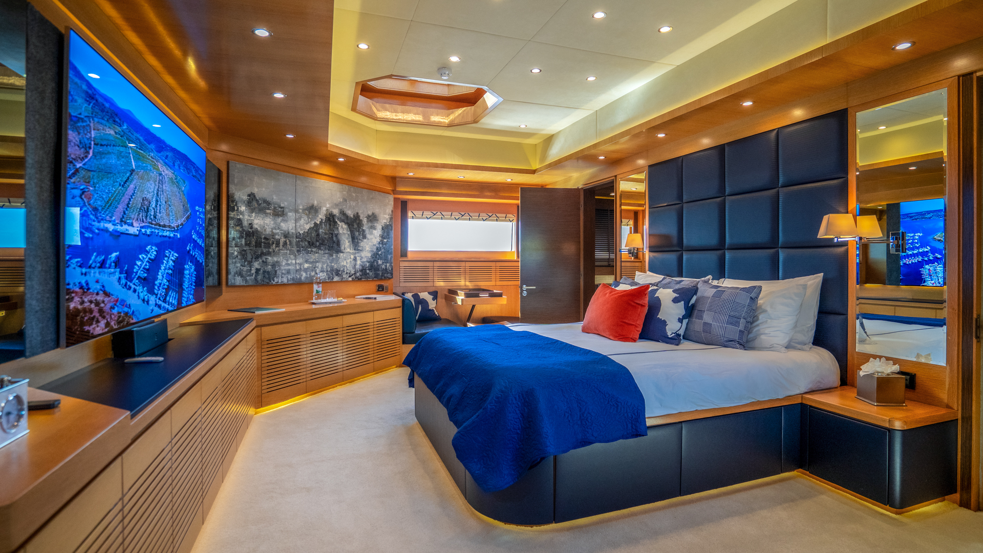 Motoryacht — photo 34