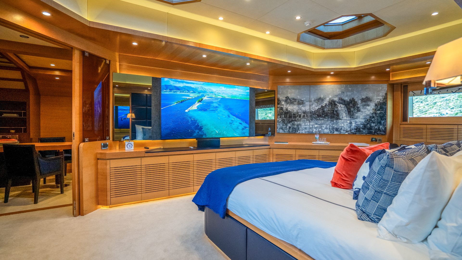 Motoryacht — photo 11