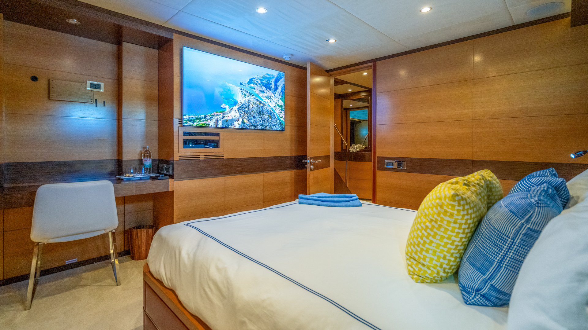 Motoryacht — photo 27