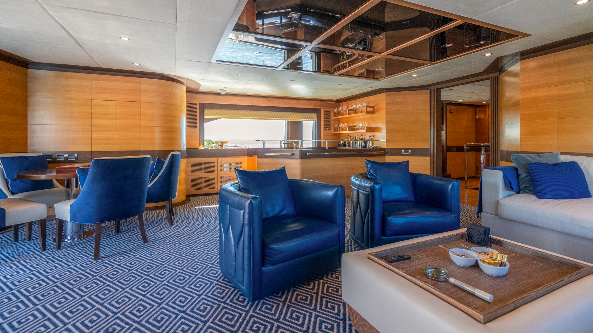 Motoryacht — photo 2