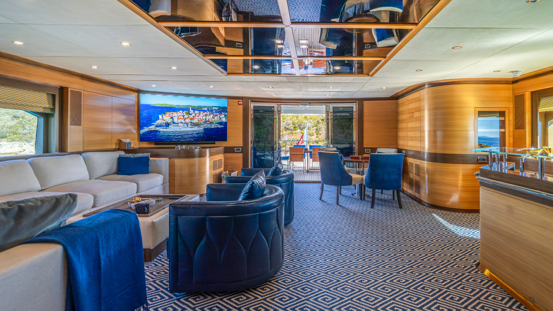 Motoryacht — photo 41