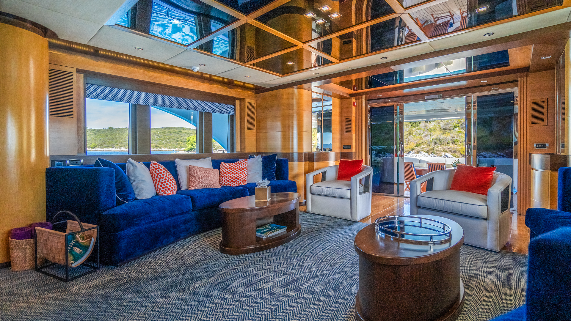 Motoryacht — photo 49