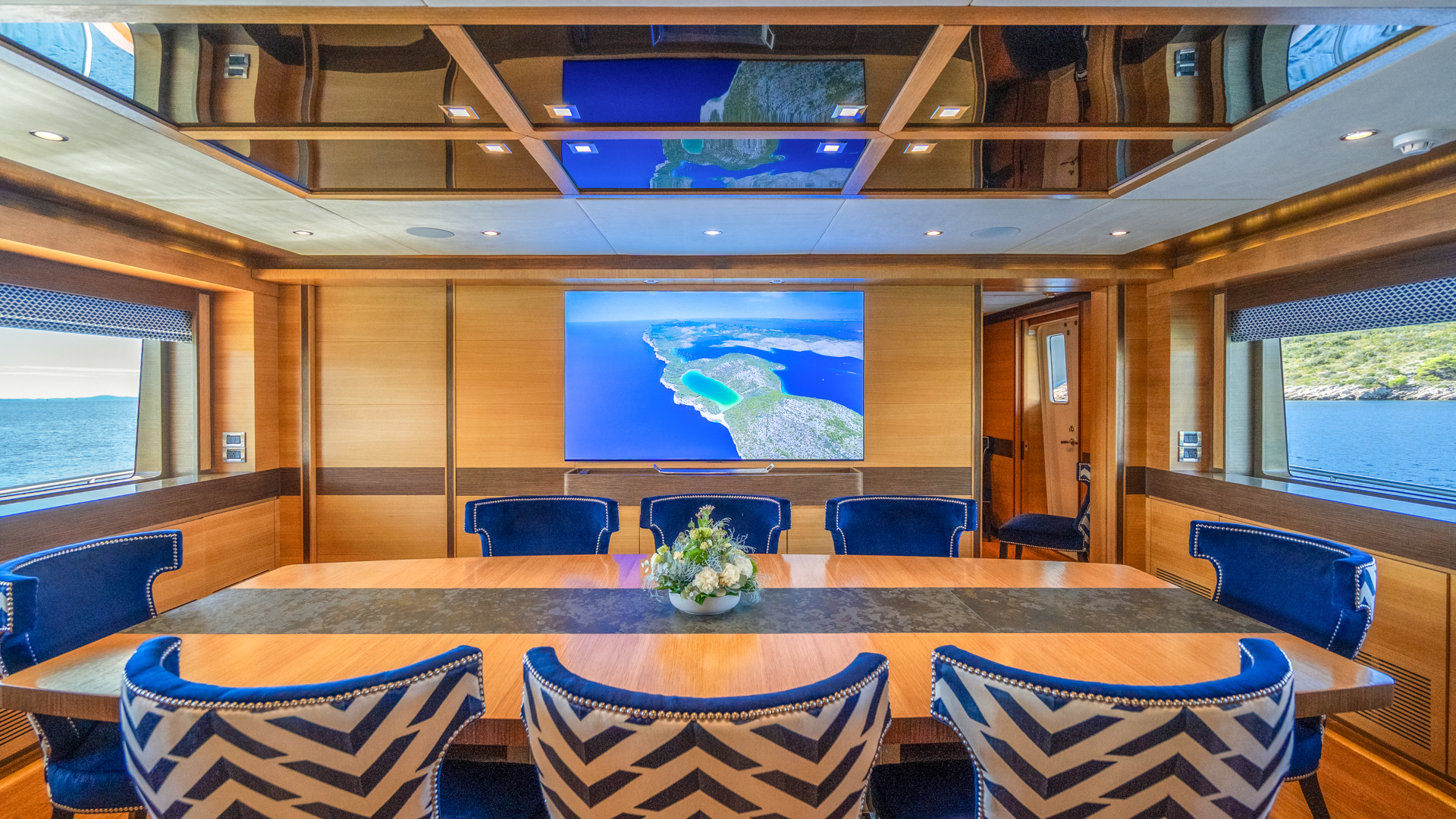 Motoryacht — photo 28