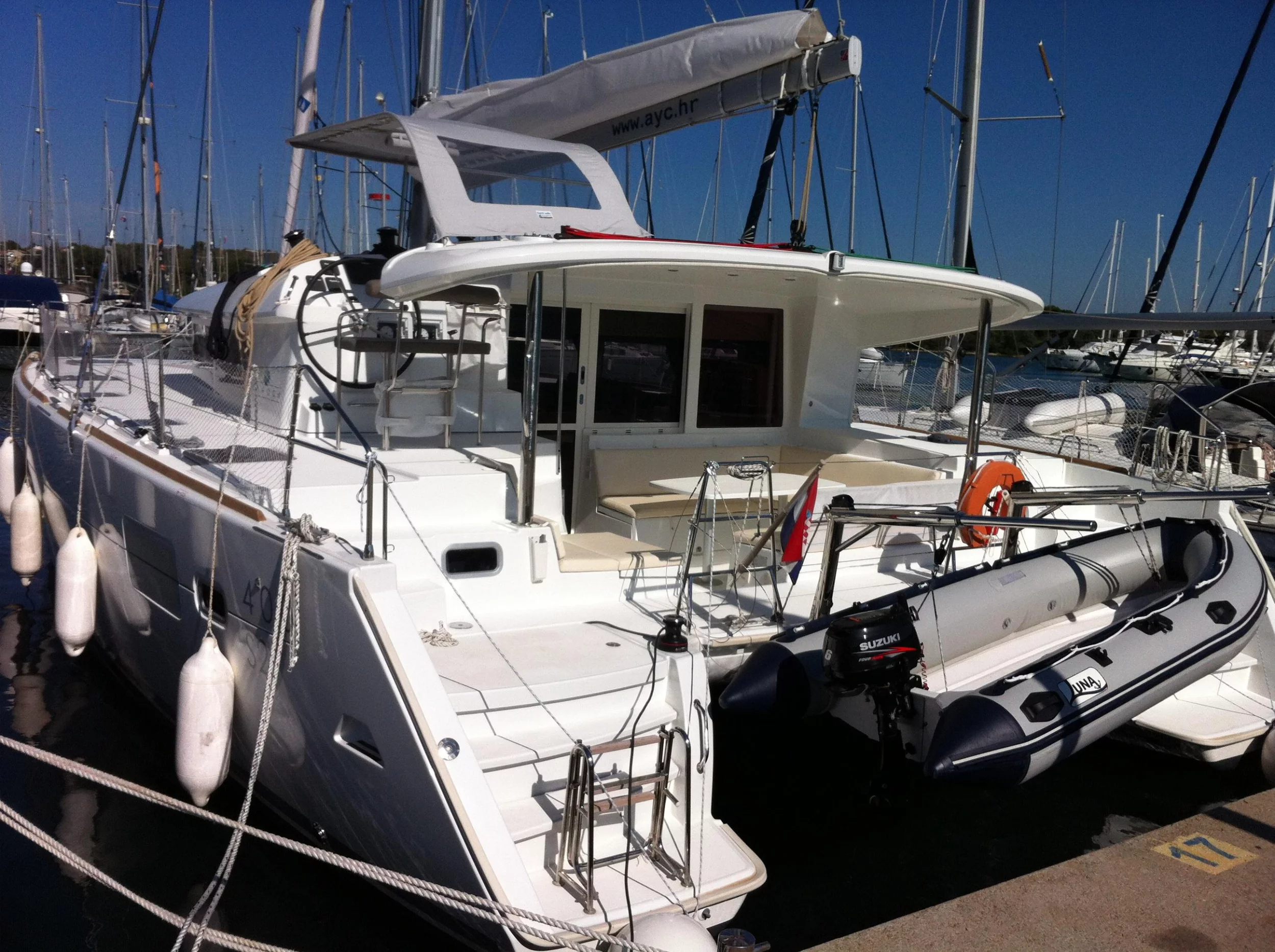 Lagoon 400 S2 (Evelina) photo - 23