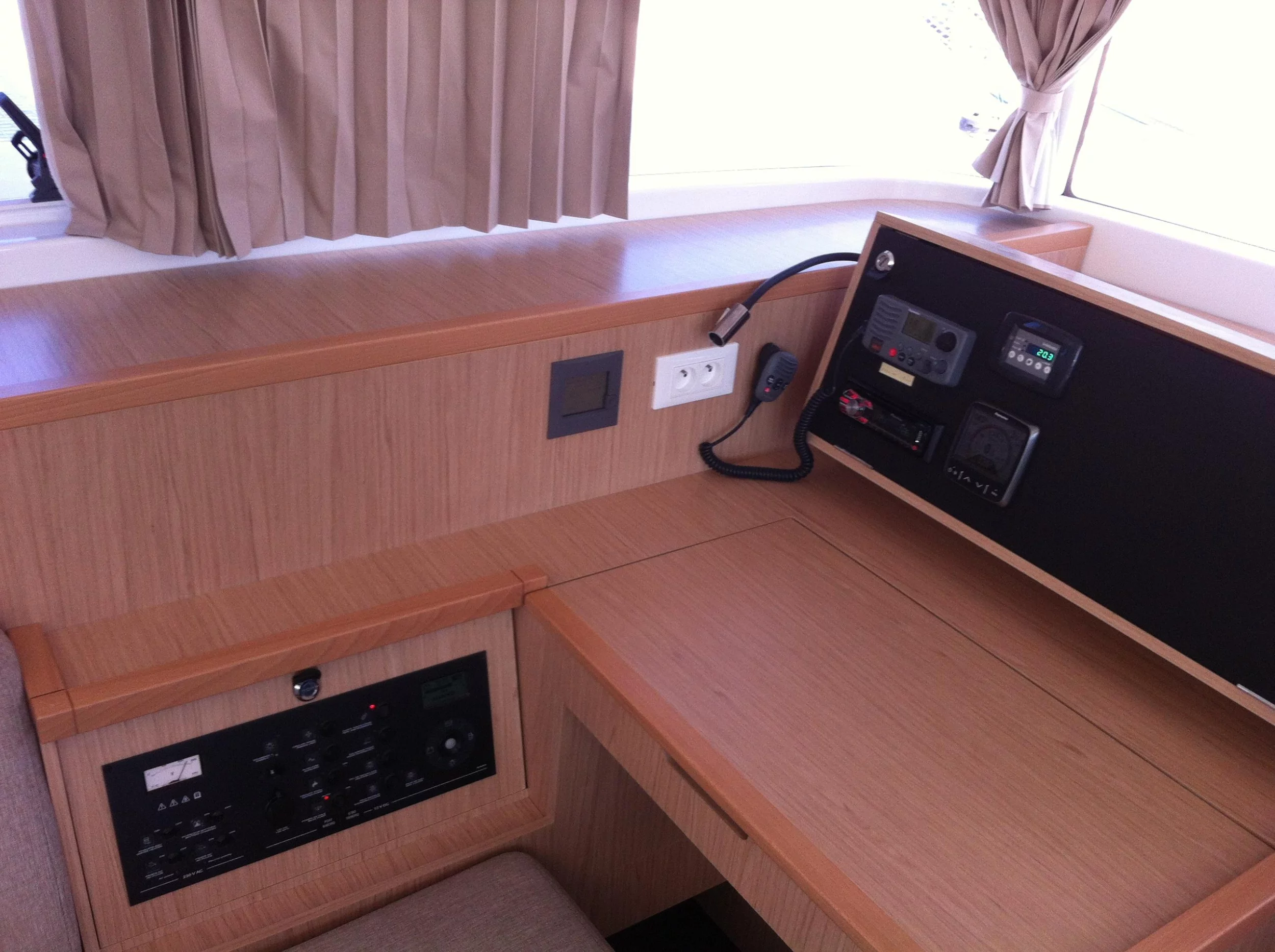 Lagoon 400 S2 (Evelina) photo - 13