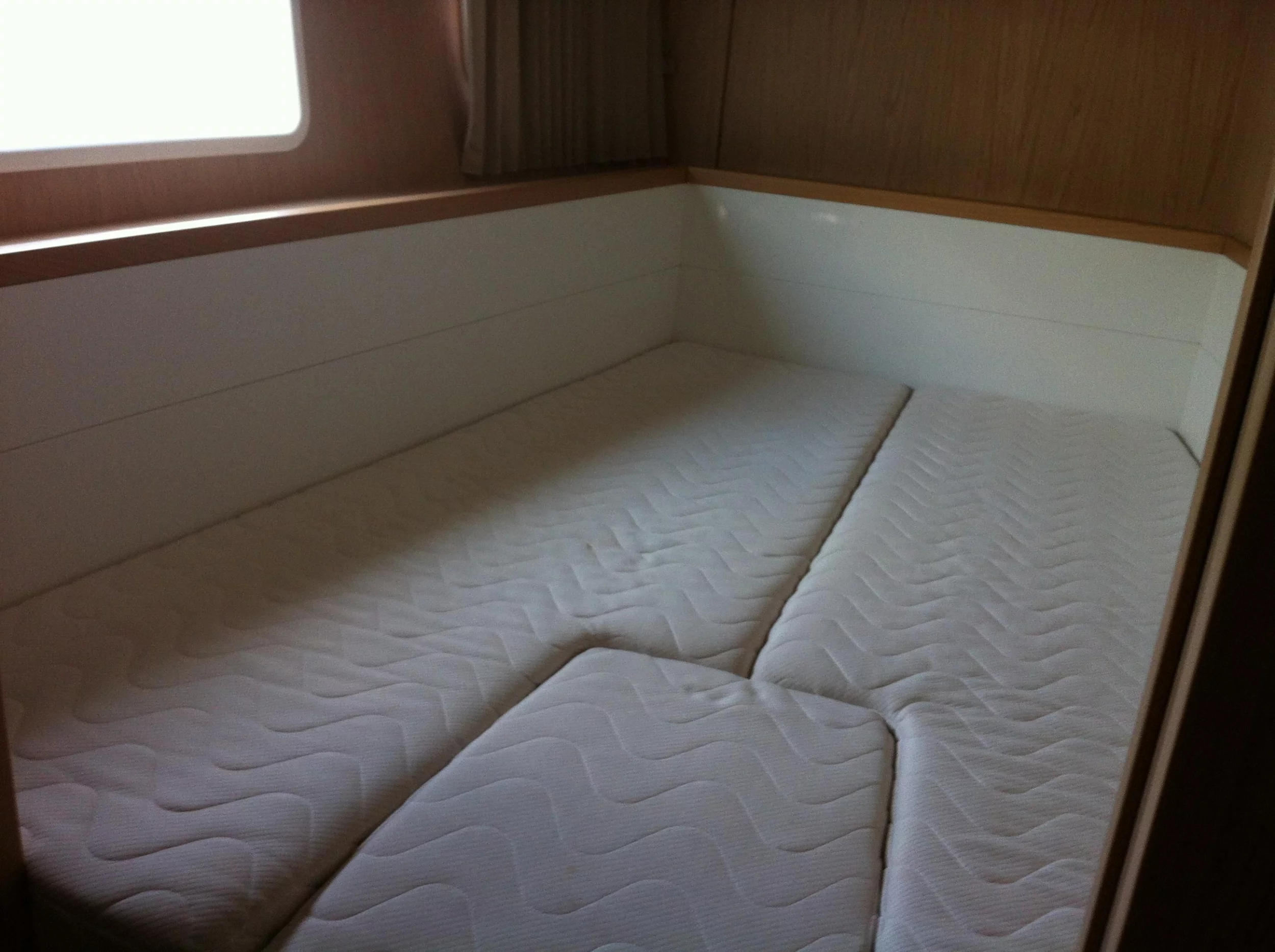Lagoon 400 S2 (Evelina) photo - 15