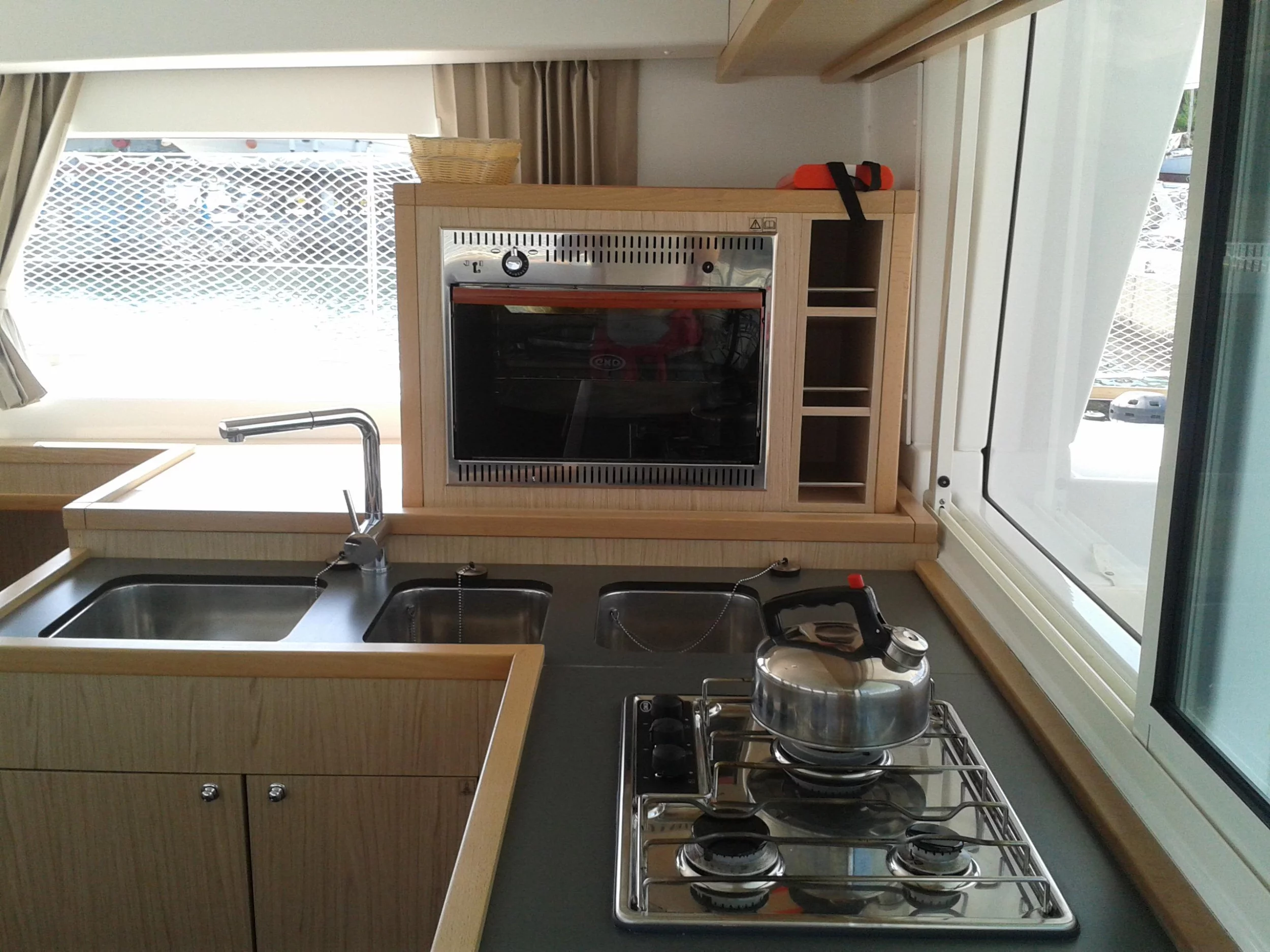 Lagoon 400 S2 (Evelina) photo - 30