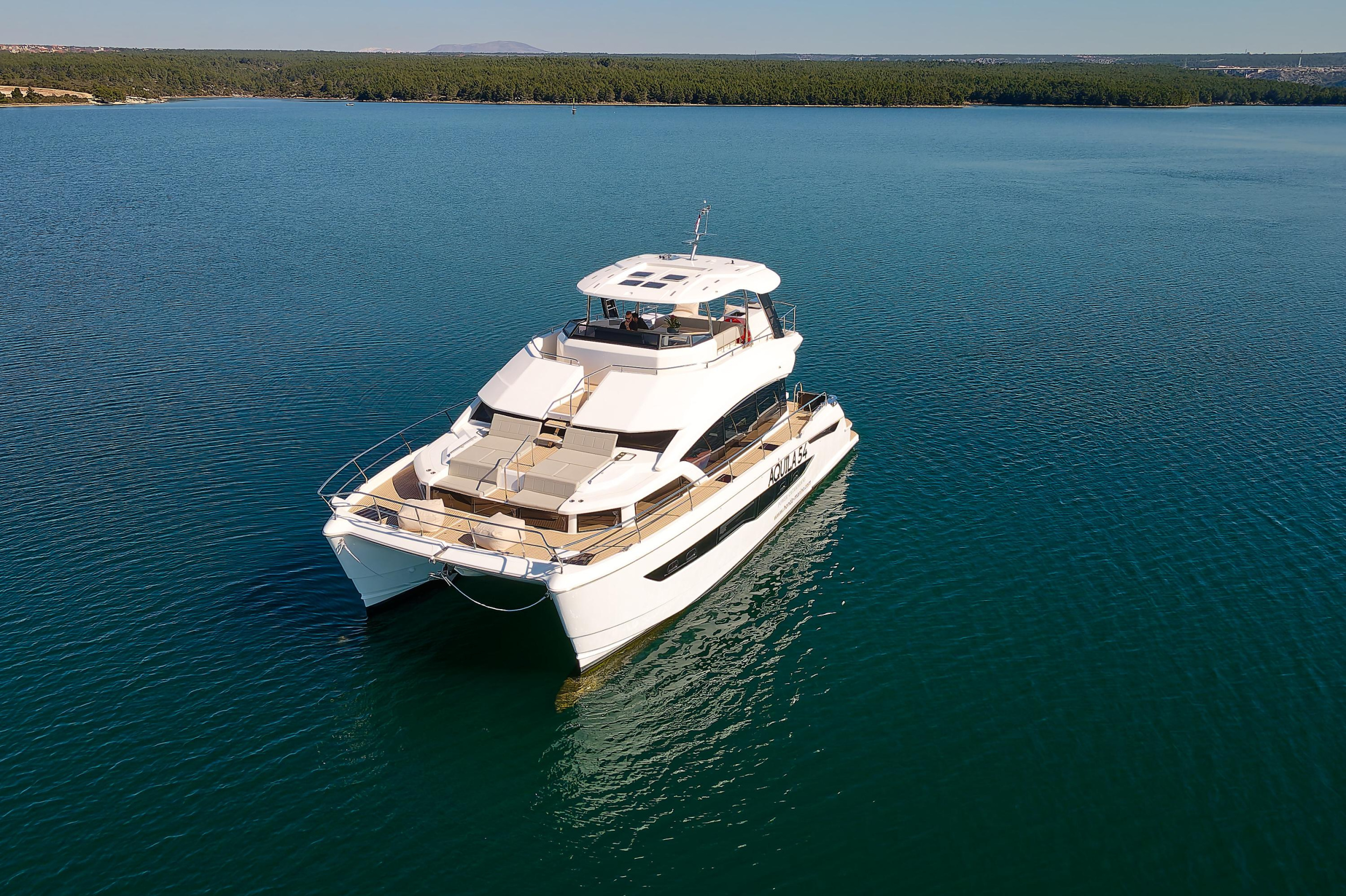 Aquila 54 — photo 1