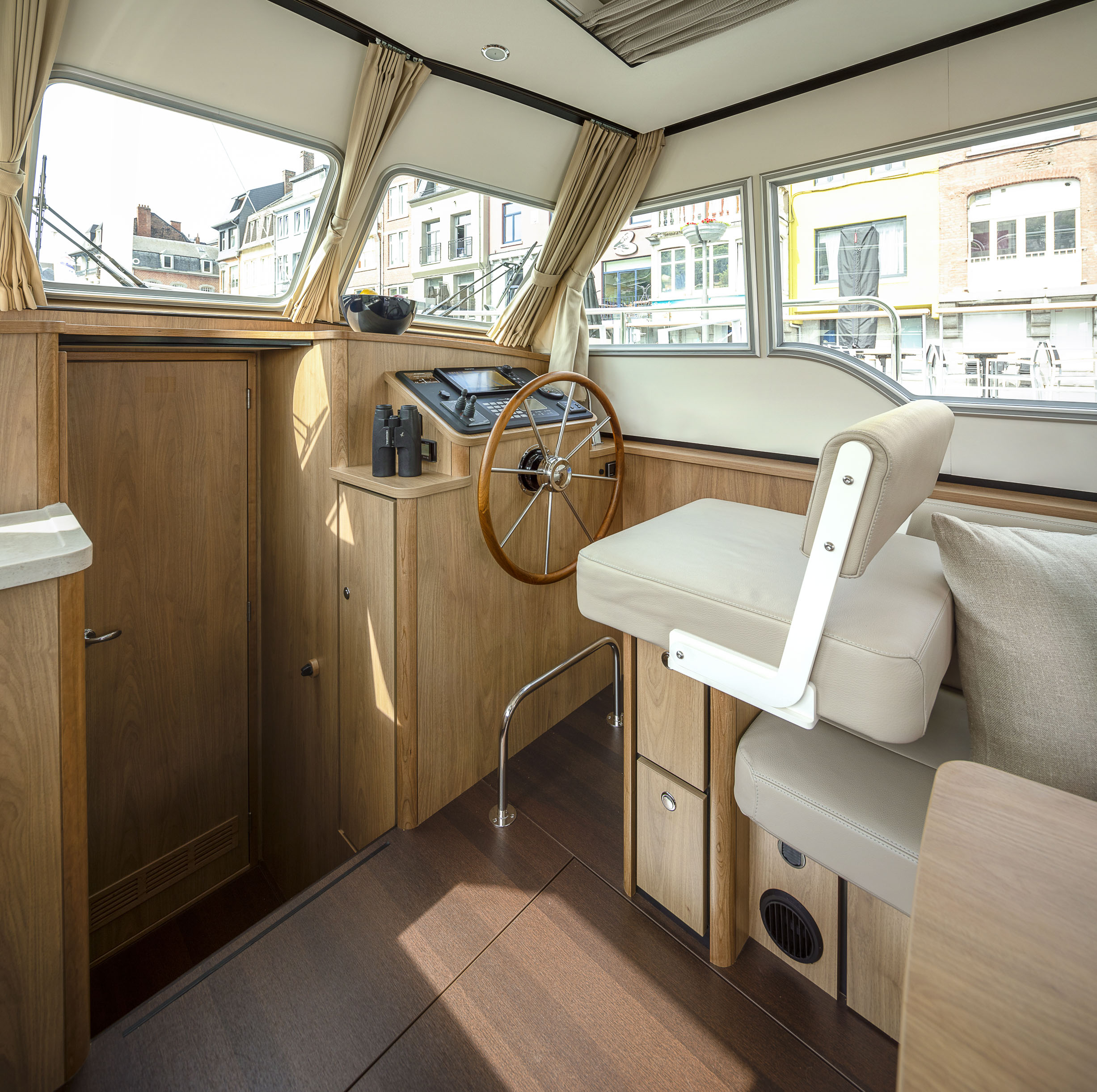 Linssen Grand Sturdy 34.9 Sedan[G] — photo 9