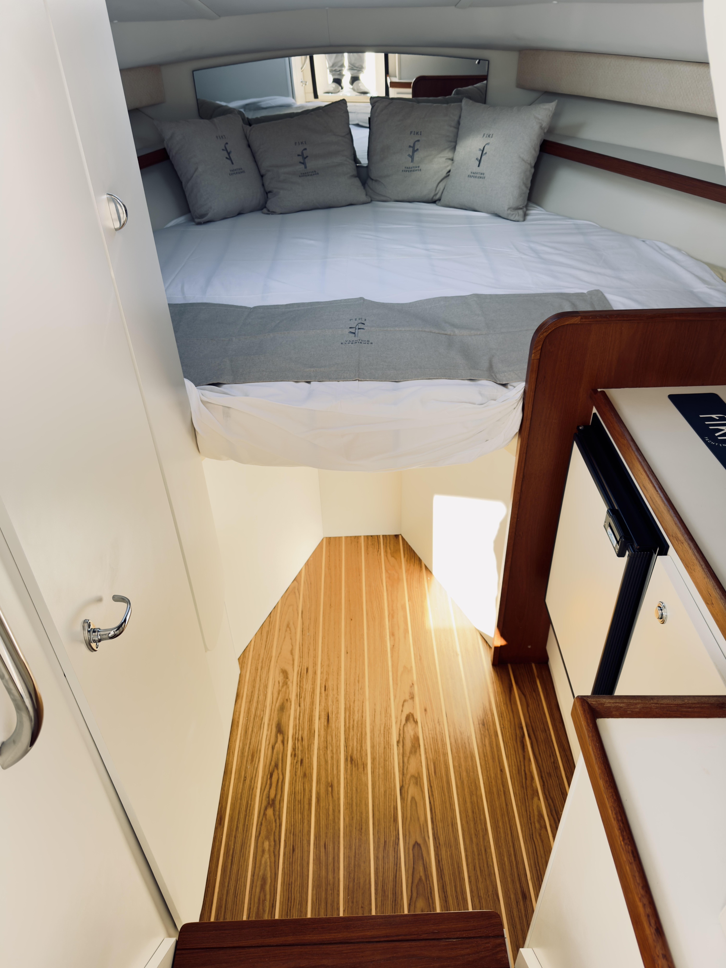 Tiara 2900 Coronet — photo 9