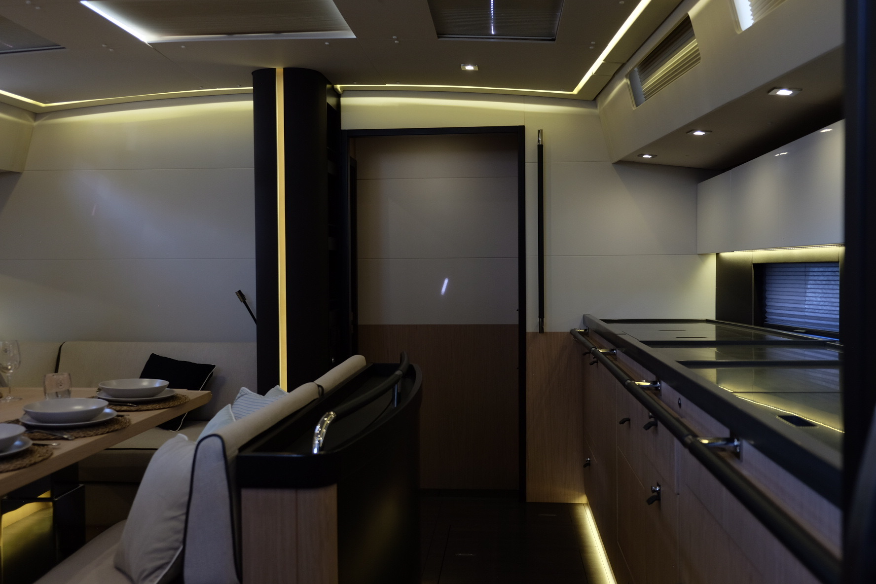 Oceanis Yacht 62 — photo 34