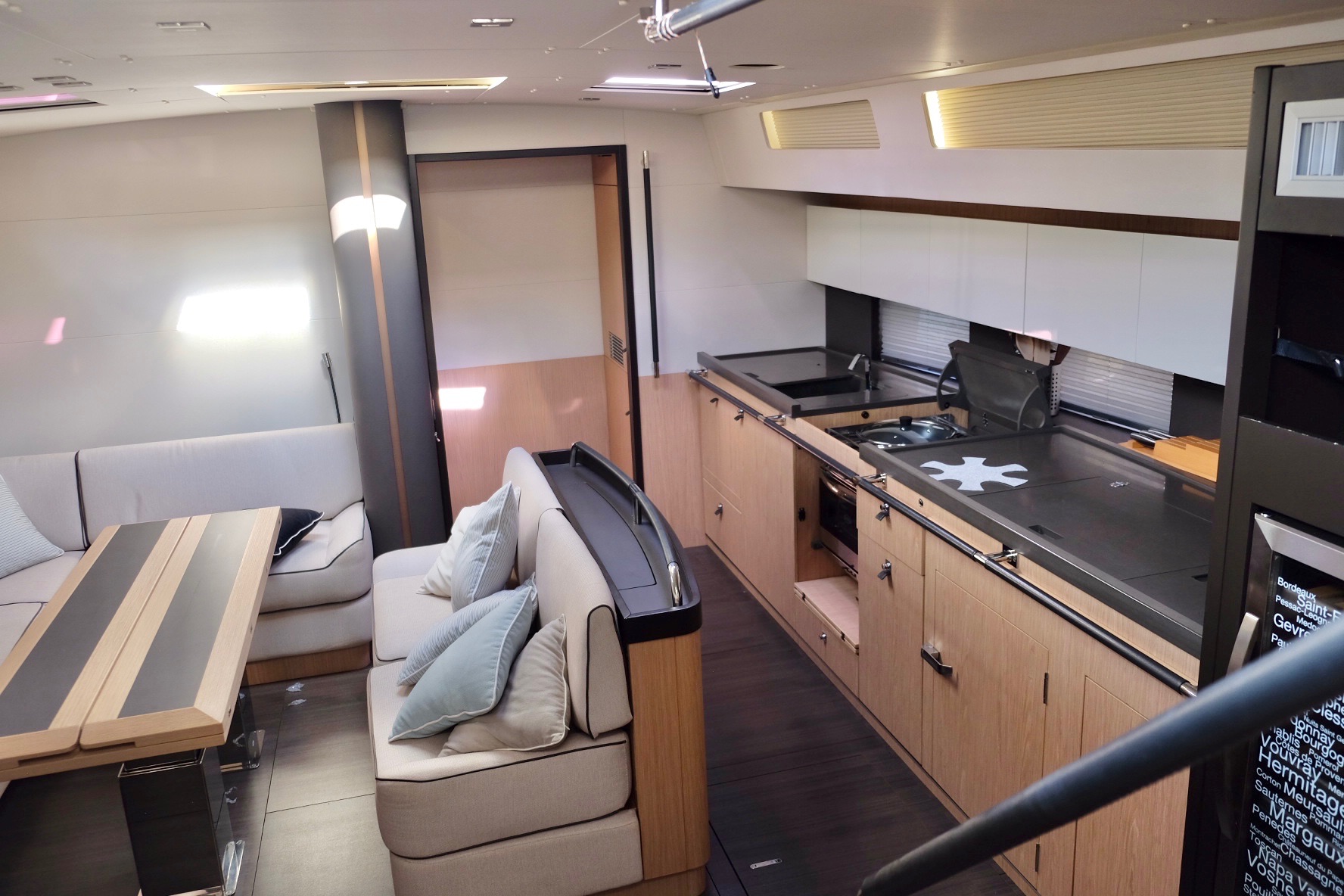 Oceanis Yacht 62 — photo 10