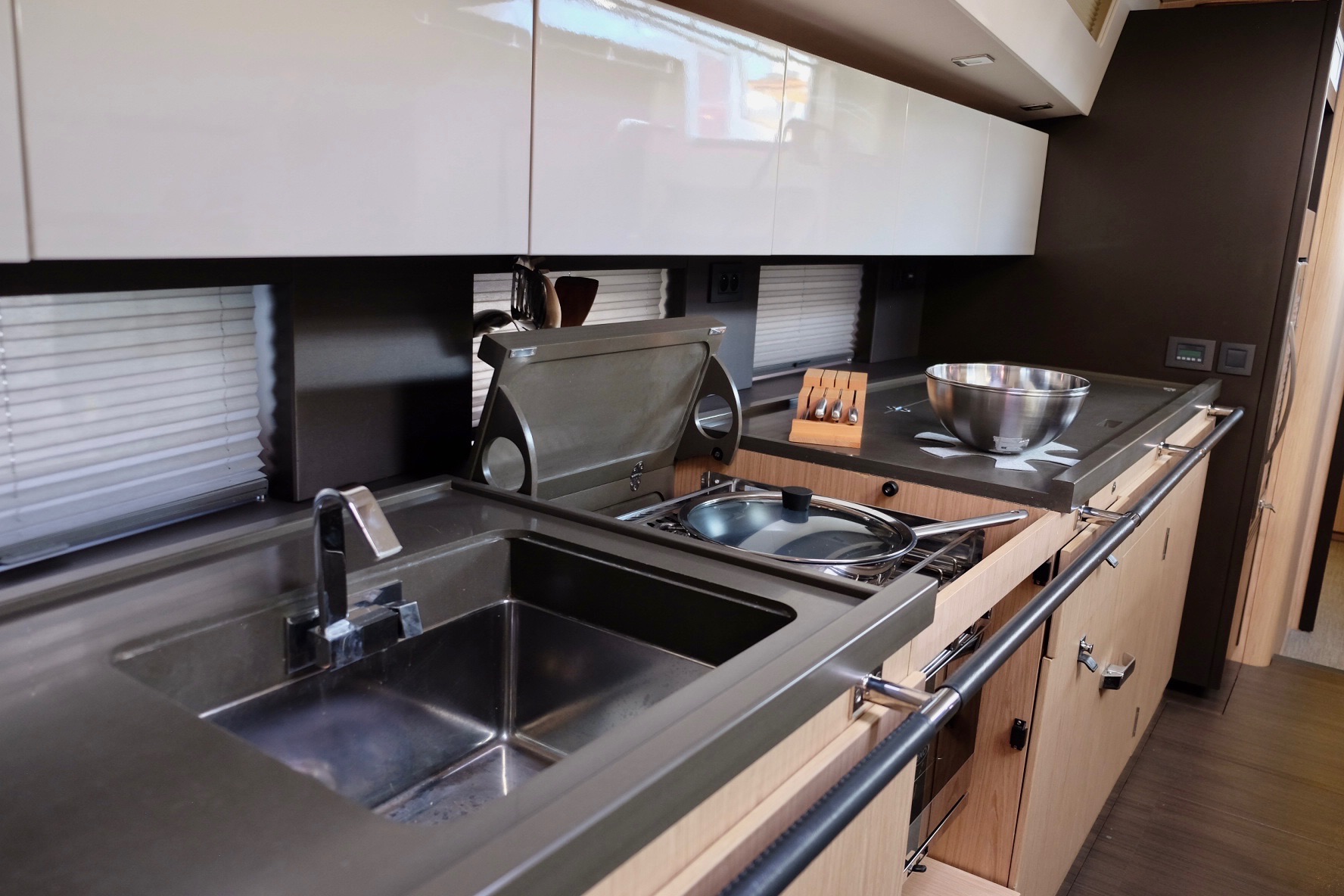 Oceanis Yacht 62 — photo 26
