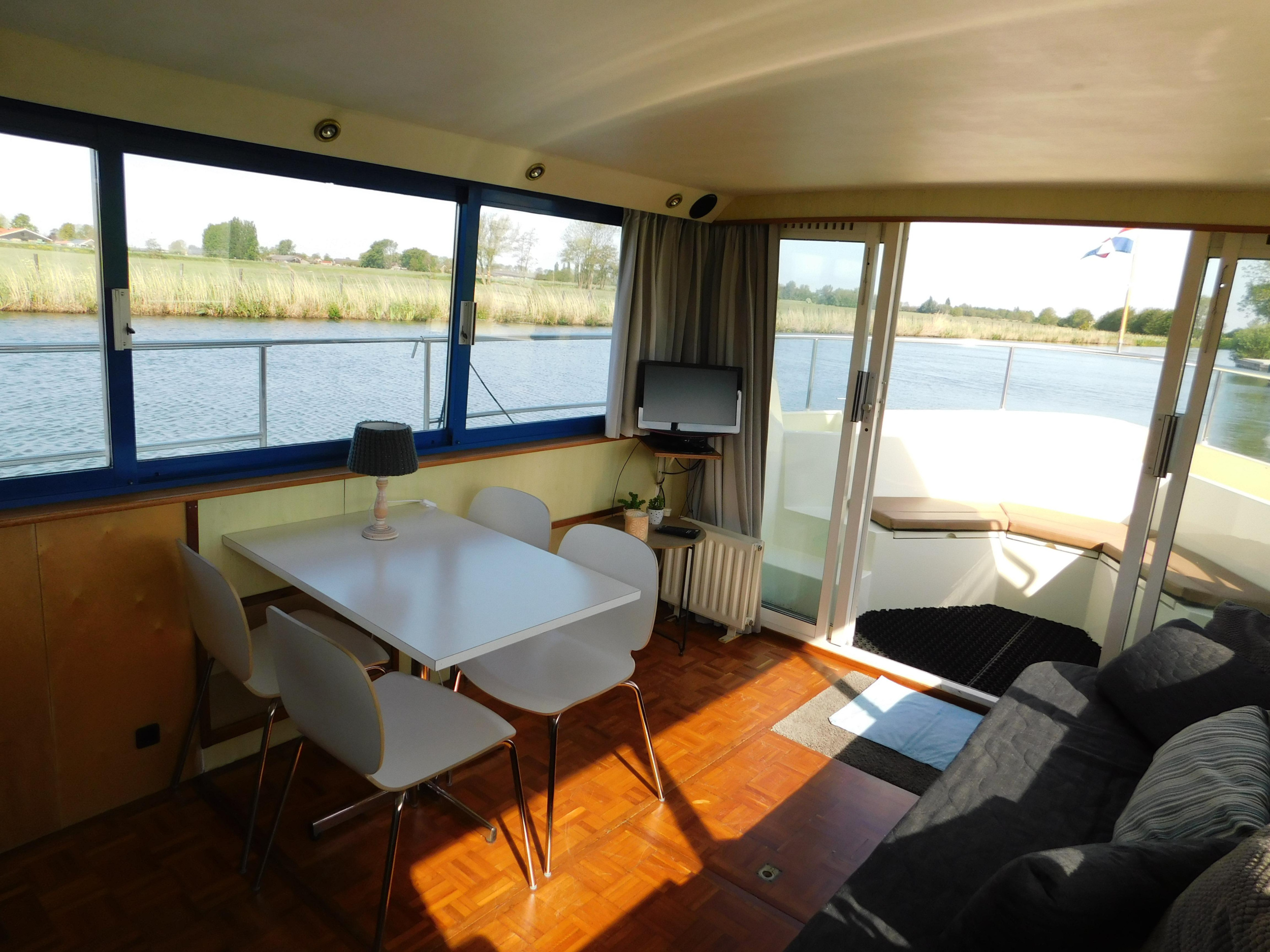 Houseboat 1050 — photo 10