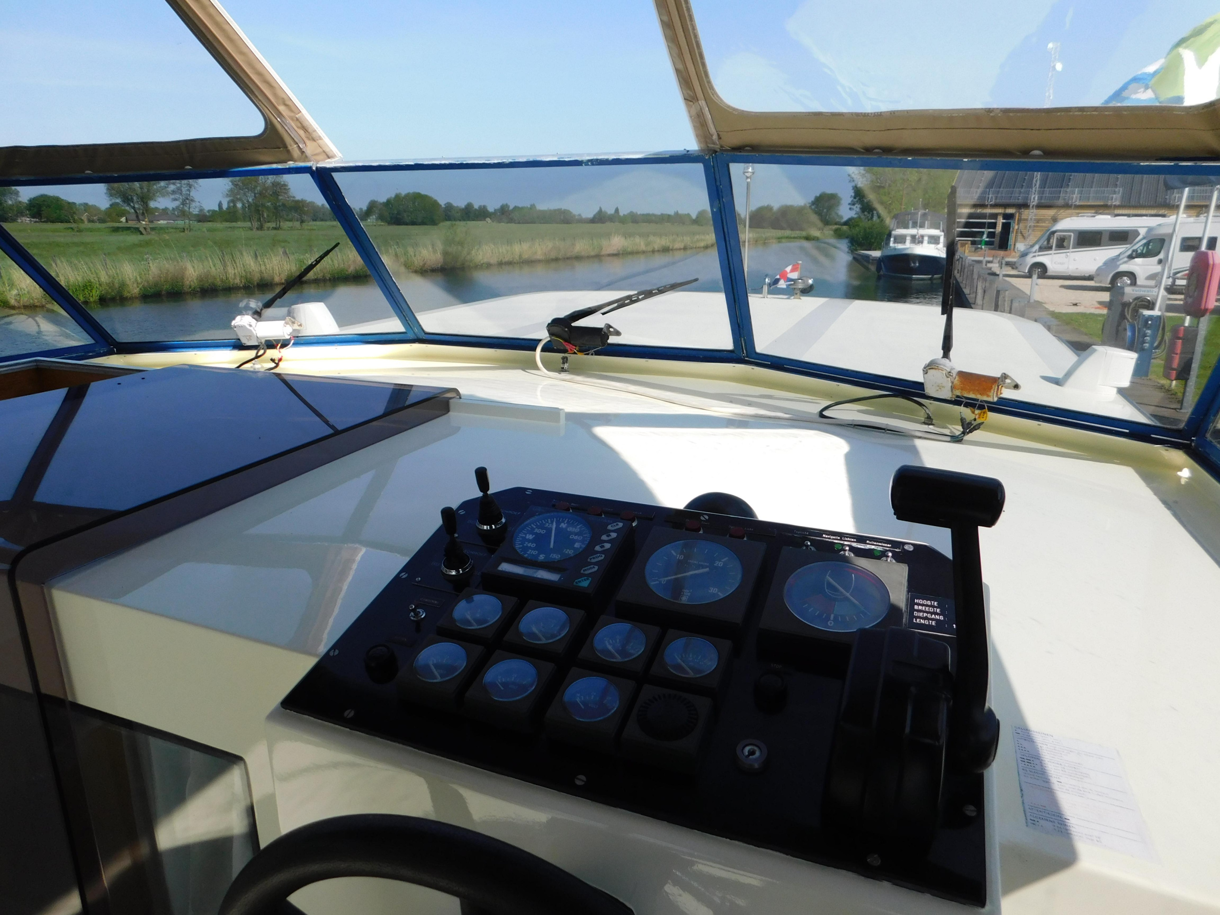 Houseboat 1050 — photo 9