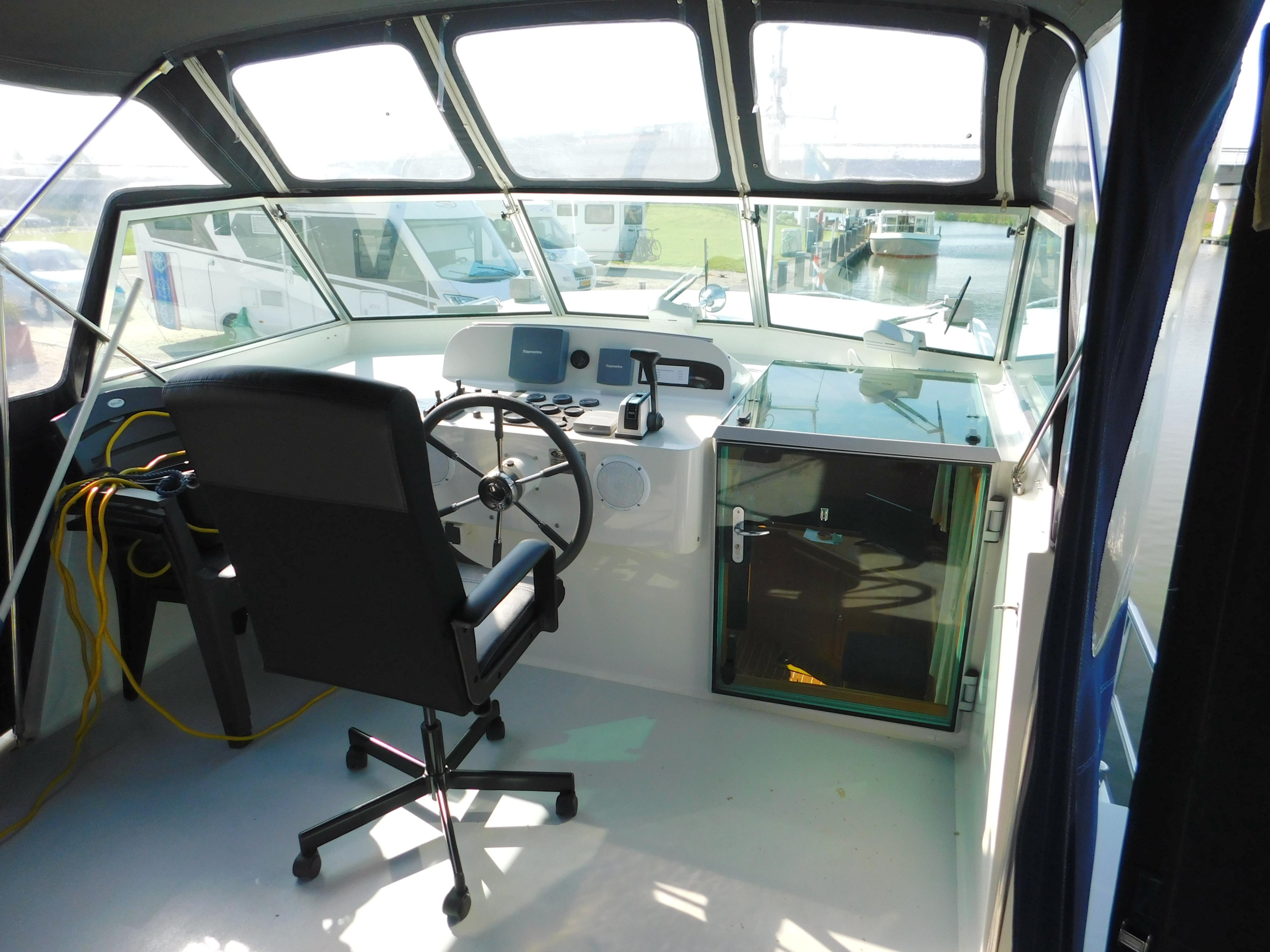 Houseboat 1050 — photo 6