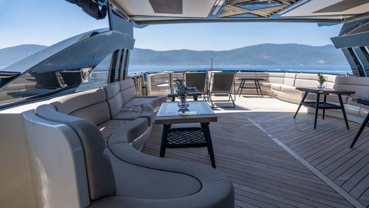 Super Luxury Motor Yacht — photo 18
