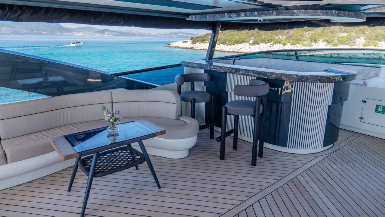 Super Luxury Motor Yacht — photo 32