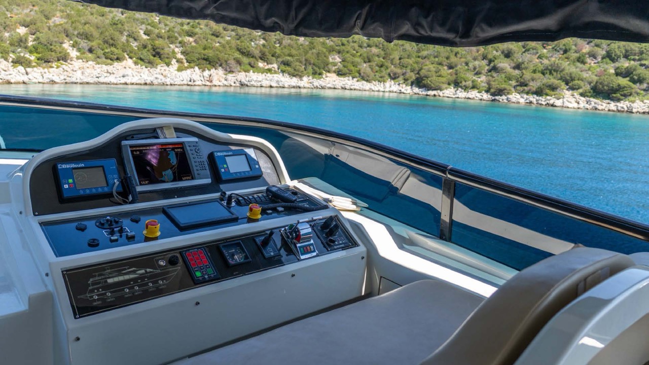 Super Luxury Motor Yacht — photo 19