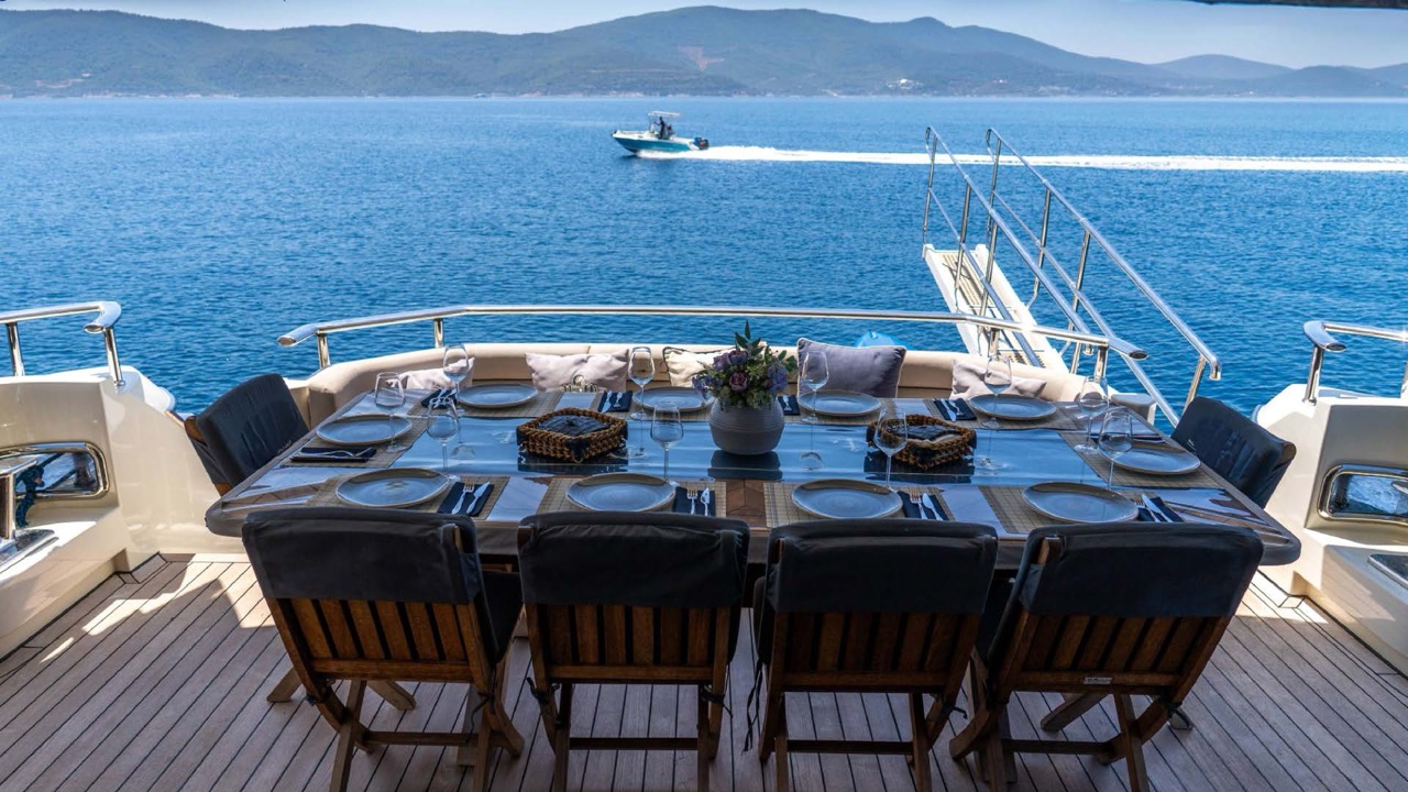 Super Luxury Motor Yacht — photo 24