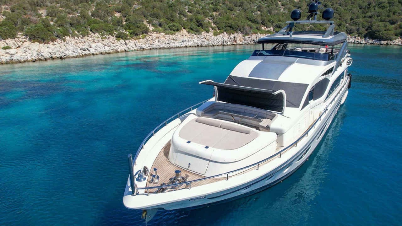 Super Luxury Motor Yacht — photo 25