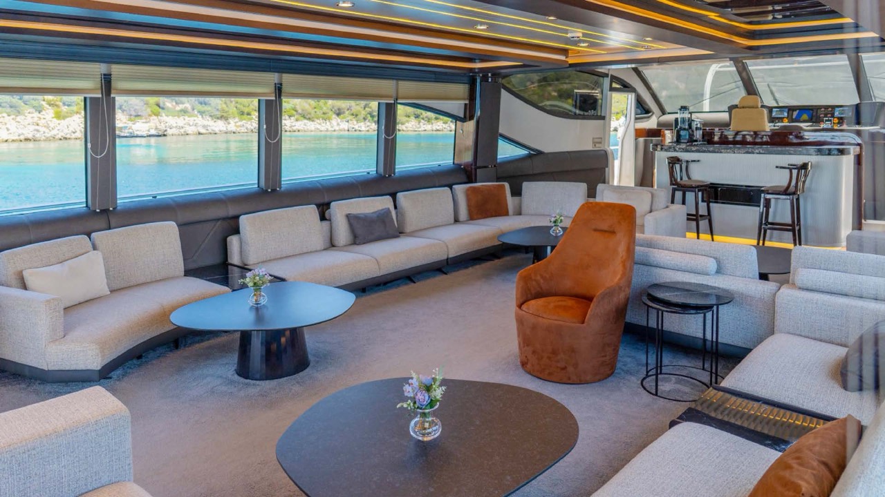 Super Luxury Motor Yacht — photo 27