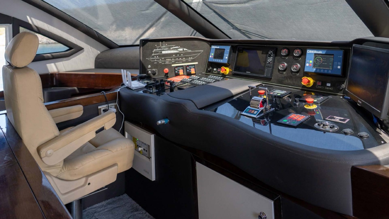 Super Luxury Motor Yacht — photo 20